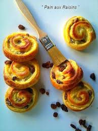 Pain Aux Raisins Brioche Variante Du Croissant Et Du Pain Au Chocolat Les Gourmandises De Amela