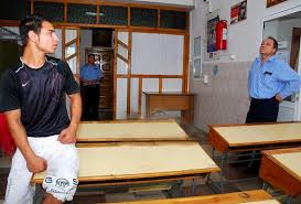 Primul conducea cu un pumn de fier partidul aflat la putere, în timp ce al doilea a fost adus după ce a fost extrădat din madagascar. Doi Dintre DeÅ£inuÅ£ii Penitenciarului Slobozia Vorbesc Despre Inchisoarea Cea De Toate Zilele Gura Ialomitei Com