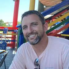 Pardon My Psychosis: To the Edge of Insanity and Back: Coast, James:  9798989204403: Amazon.com: Books