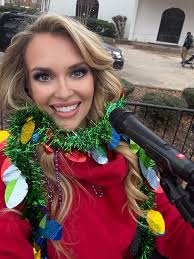 Santa Claus has ✨officially✨ come to (German)town! So thankful my community  continues to invite me to emcee the Christmas parade again this year. If  you were there, you know it's was a
