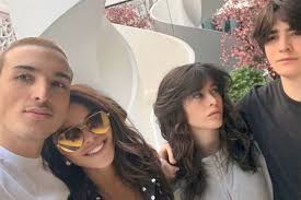 Lauren Sánchez Bezos Drops Son Evan, 18, Off at College