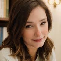 Kim Canter's Instagram, Twitter & Facebook