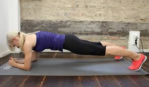 1 Plank Die Wahrscheinlich Beste Bauchubung Der Welt Ein Muss Fur Dein Bauch Workout So Geht S Vierfusslerstand Bauch Weg Bauch Weg Ubungen Flacher Bauch