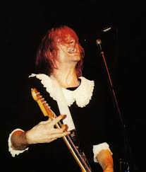 Kurt cobain white sun glasses kurt cobain glasses white sun glasses nirvana costume grunge high quality glasses. Kurt Cobain He S Wearing A Dress Kurt Cobain Cantores Fotos