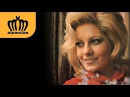Emel Sayin Elbet Bir Gun Bulusacagiz Youtube Youtube Sarkilar Muzik