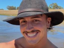 Aaron Izzard's Instagram, Twitter & Facebook