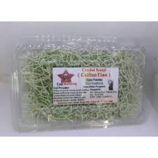 Cendol itu sendiri terbuat dari bahan utama tepung beras dan tepung sagu, kemudian untuk pewarnanya menggunakan air suji. Cendol Kanji Ce Hun Tiau Kering Pandan Pack Shopee Indonesia