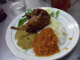 Besar kemungkinan warga indonesia menyukai makanan tersebut karena rasanya yang enak. Resep Dan Cara Membuat Bebek Goreng Sambal Kuning Dapur Onlineku