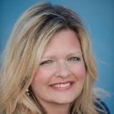 Paula Gunter's Instagram, Twitter & Facebook