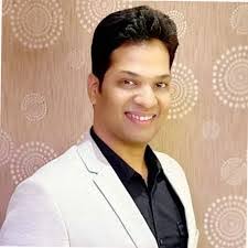 Manuela Davidson's Instagram, Twitter & Facebook