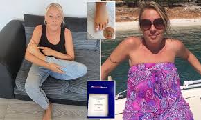 Camel toe synonyms, camel toe pronunciation, camel toe translation, english dictionary definition of camel toe. Mother 40 Changed Her Surname To Cameltoe After Raucous Magaluf Holiday Daily Mail Online