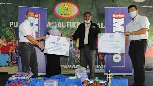 Quran recitation by abdul hadi kanakeri, english translation of the quran by yusuf ali and tafsir by sayyid abul ala maududi. Titipan Kasih Harian Metro Ceriakan Penghuni Pusat Jagaan Al Fikrah Youtube
