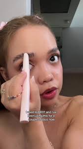 Full Brows with Pink Flash Eyebrow Wax