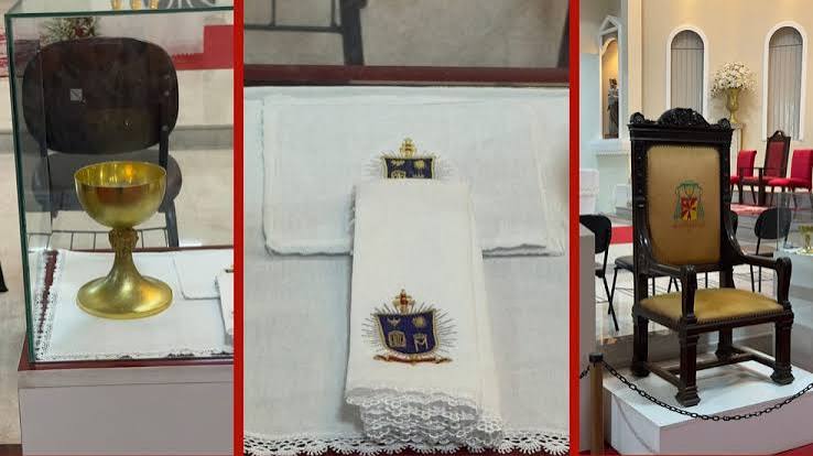 Objetos usados pelo Papa Jo&atilde;o Paulo II em Cuiab&aacute; s&atilde;o expostos em MT | G1