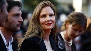 Justine Triet, directora de cine ('Anatomía de una caída'): "La vida en  pareja es algo completamente antinatural"