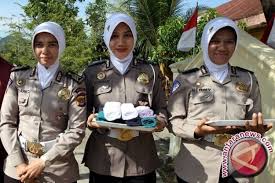 Jun 23, 2021 · baca juga: Plt Kapolri Sahkan Aturan Jilbab Polwan Antara News Palu Sulawesi Tengah Antara News Palu Sulawesi Tengah Berita Terkini Sulawesi Tengah