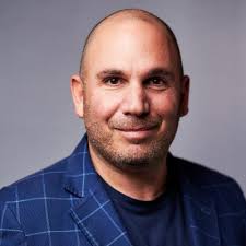 We're looking for a Renewals Specialist to join Edwin and his team to serve  our Enterprise customers in Singapore 🇸🇬