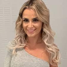 Vickie Oglesby's Instagram, Twitter & Facebook