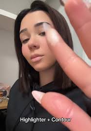 Paleta 2in1 nga Mac: Highlighter dhe Contour