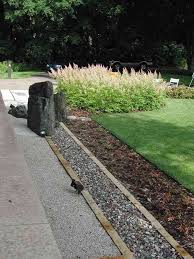 Dekoriere Deine Gartengrenze Alle Wichtigen Informationen Fur Eine Erfolgreiche Mission Dekoration Bordure De Jardin Jardins Amenagement Jardin