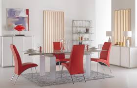 Camino a casa también se destaca por su estudio, en el cual asesora y diseña muebles personalizados para sus clientes. Elegante Composicion En Blanco Y Rojo Metal Y Cristal Muebles Comedor Decoracion Muebles Para Tienda Muebles Camino A Casa