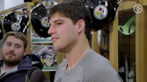 A Steelers fan has expressed his disappointment after seeing Mason Rudolph check into a hotel with an adult film actress...vannguyen