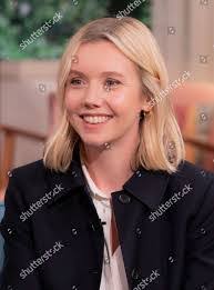 Lauren Lyle's Instagram, Twitter & Facebook