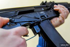 Пока все нормальные люди в россии отходят от шока после событий в казани 11 мая, находятся те, кого поступок казанского стрелка ильназа галявиева толкает на чудовищные вещи. Mat Strelka V Kazani Znala Ob Oruzhii