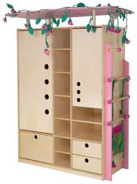 Die haba handpuppe dornröschen eignet sich hervorragend zum nachspielen eines theaterstücks oder zum erzählen einer tollen geschichte. Haba Schrank Dornroschen Von Haba Bei Homeform De