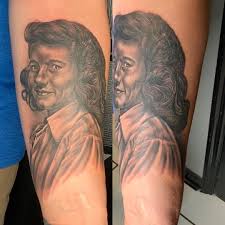 My 10.5 year old daughter has been anxious to get her ears pierced for a long time, but i wanted to make sure we took her to an actual piercing expert. Artsy Stuff And Tattoos By Ricky Cavaness I Ll Be Tattooing At Sweet As Tattoo In Ansbach