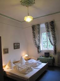Unsere petits bals finden immer am wochenende, aber schon am späten nachmittag,. Gasthaus Bonn Nordrhein Westfalen Haus Annaberg Pensionen Ubernachtung Unterkunft Appartement Von Privat