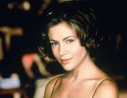 Américaine, réalisé en 1998, par: Charmed Saison 1 Episode 20 Le Pouvoir Des Dieux Teleobs