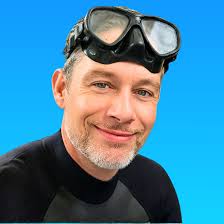 High quality video of Alexey Molchanov's easy no fins dive to 85m which  gave him a gold medal during Roatan 2019 CMAS 4th Freediving Outdoor World  Championship