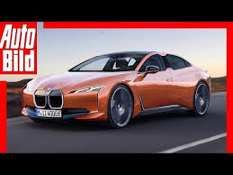 The bmw i4 looks to knock the tesla model 3 off the top step in the luxury ev segment. Zukunftsaussicht Bmw I4 2021 Details Erklarung Youtube