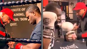 Deji attended the event with an interesting shape to say the least. New Deji Boxing Training 2021 For Vinnie Hacker Social Gloves Youtube