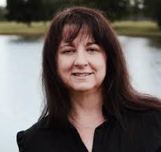 Donna Palen's Instagram, Twitter & Facebook