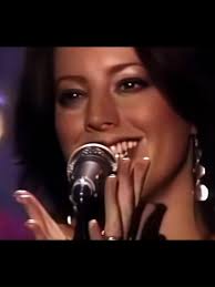 Daisy Odonnell Simging Ibiza