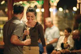 Sich auf den Urlaubsflirt vorbereiten: der adamare Flirt-Knigge auf Reisen  - Der SingleReisen Blog
