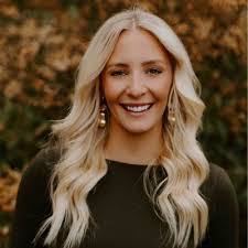 Annie Kirkpatrick's Instagram, Twitter & Facebook