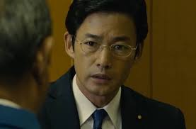 Takenouchi yutaka is a very popular sitcom actor in japan. Still Life Tren Twitter é«­ãªã—éŠ€ç¸çœ¼é¡ã®ç«¹é‡Žå†…è±Š ãŒå†…é–£å®˜æˆ¿é•·å®˜ä»£ç†ã¨ã‹ ã‚·ãƒ³ã‚´ã‚¸ãƒ©ã®ã‚­ãƒ£ã‚¹ãƒ†ã‚£ãƒ³ã‚°ã—ãŸã²ã¨ã«é«˜ç´šãƒãƒ è©°åˆã›è´ˆã‚ŠãŸã„ ã‚ã¨ãƒ¢ãƒŽã‚¯ãƒ­ã¯ã‚½ãƒ•ãƒˆãƒãƒ¬ã‚¨é è—¤é¼ä¸€ã§ã¯ãªã è‹¥ã„ç«¹é‡Žå†…è±Šã§ã™