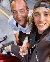 Happy Father's Day to my dad Tom Hanks❤️