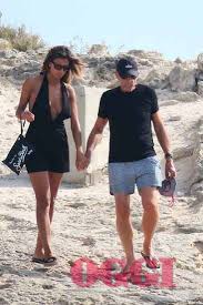 Oltre al fatto che romina «ha sani principi, è allegra, capace di sorprendermi». Ezio Greggio E Romina Pierdomenico Amore Sexy A Formentera Foto Esclusive Gossip