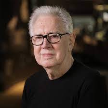 Kerry Markwell's Instagram, Twitter & Facebook