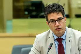 Denderleeuw mag dan wel niet onder. Belgium Needs Stricter Measures Soon Says Steven Van Gucht