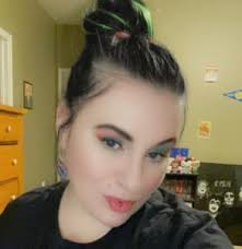 Candy the Final Girl's Eyeshadow Tips & Tricks