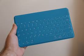 Logitech Keys To Go Review Finally An Ipad Keyboard I Can See Myself Using Long Term Techcrunch Ipad Keyboard Keys To Go Logitech