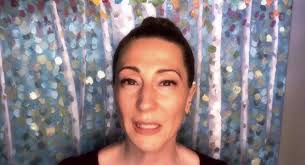 Discussing my “nutrition philosophies”, (i.e. the way I handle issues such  as gut health, migraines, fatigue, inflammation, hormone imbalance,  autoimmune disorders, weight loss and diets, etc.)