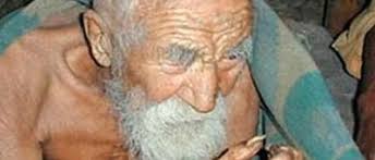 Il a évité les médecins et les médicaments, autant que possible, même si à l'âge de 121 ans, il a subi une chirurgie oculaire en raison d'une cataracte. A 179 Ans Il Serait L Homme Le Plus Vieux Du Monde C Est Un Fake Sudinfo Be
