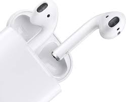 Connecting to a device through bluetooth technology, these sleek black ear pods stream your audio. Apple Airpods With Wired Loading Case Amazon De Alle Produkte