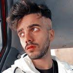 Shawn Vigue's Instagram, Twitter & Facebook